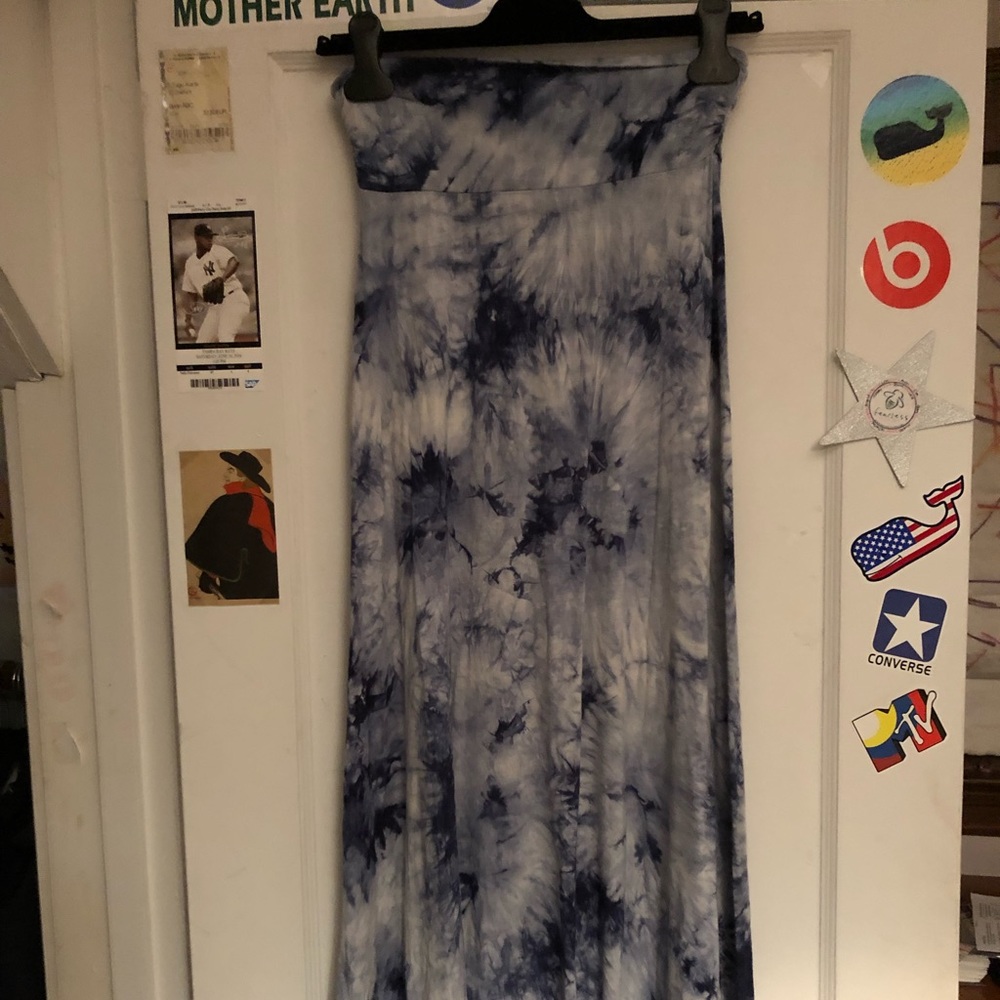 blue and white tie dye maxi skirt NWOT